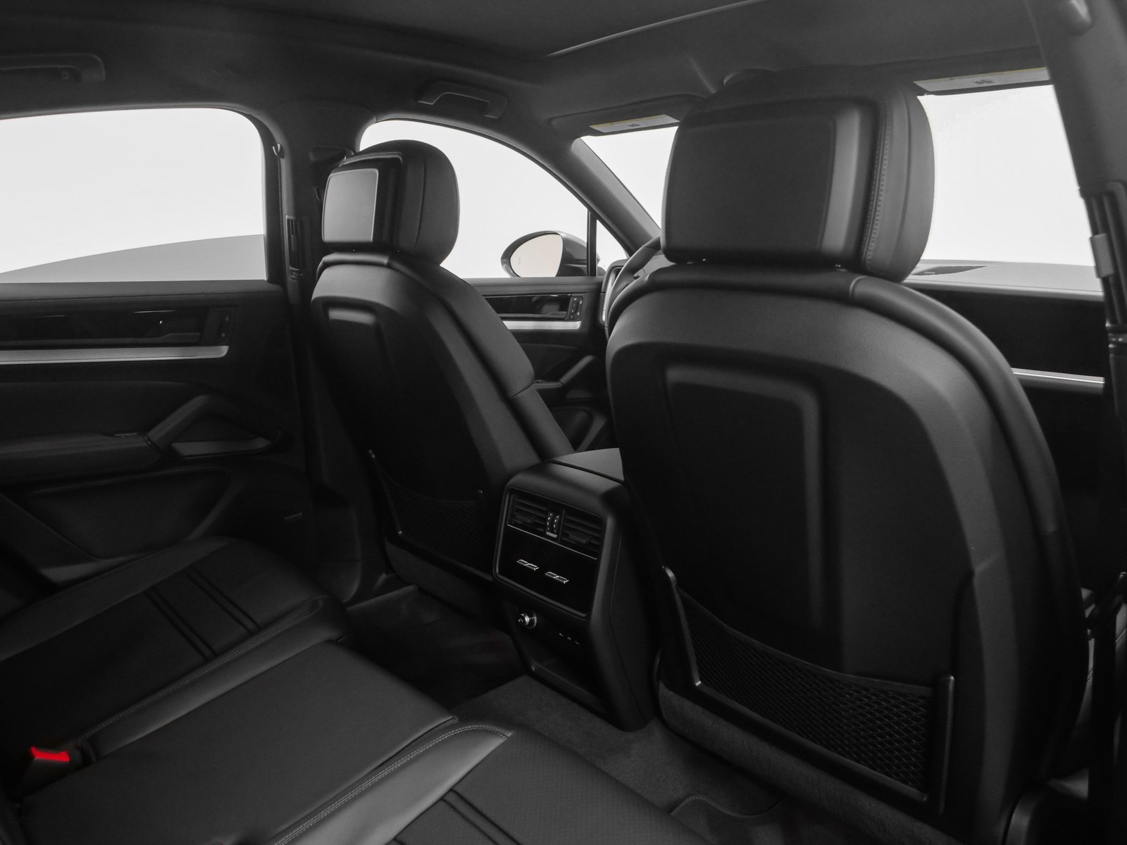 Certified 2025 Porsche Cayenne Coupe image 23