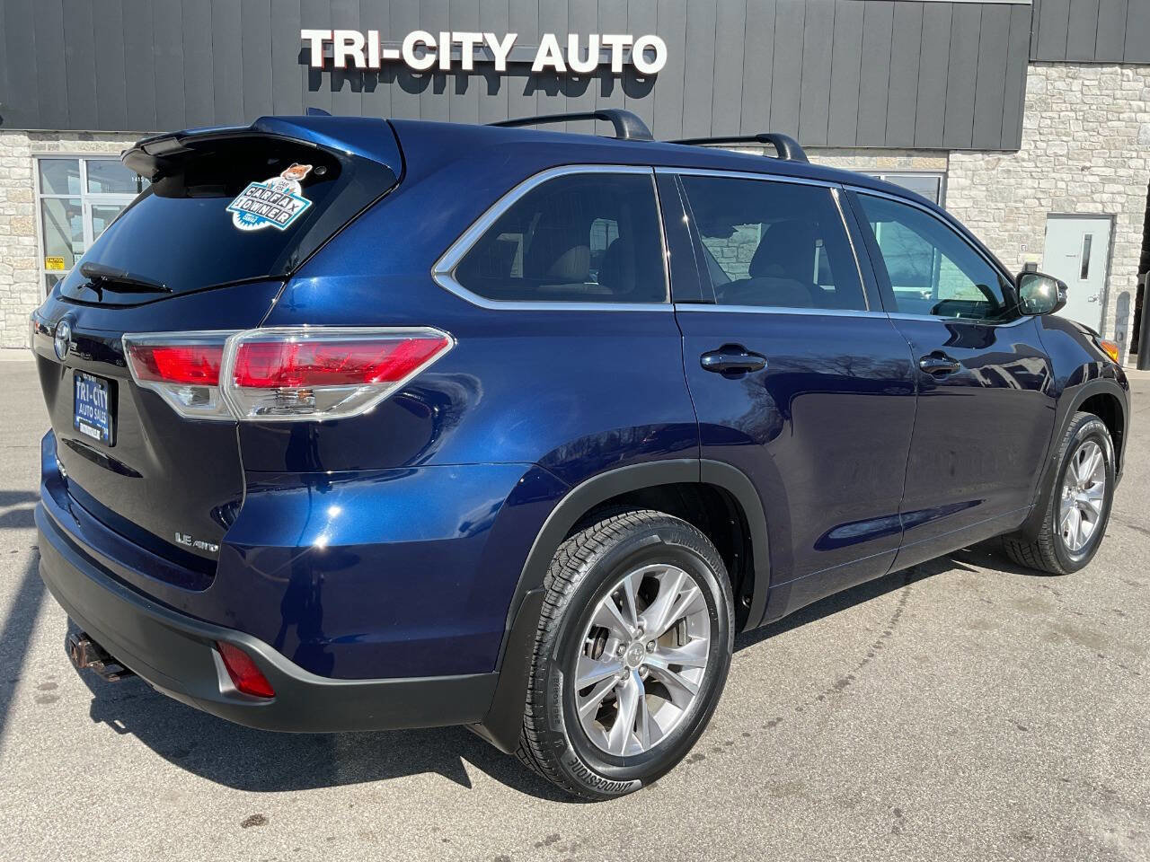 Used 2015 Toyota Highlander Plus AWD/4WD image 7