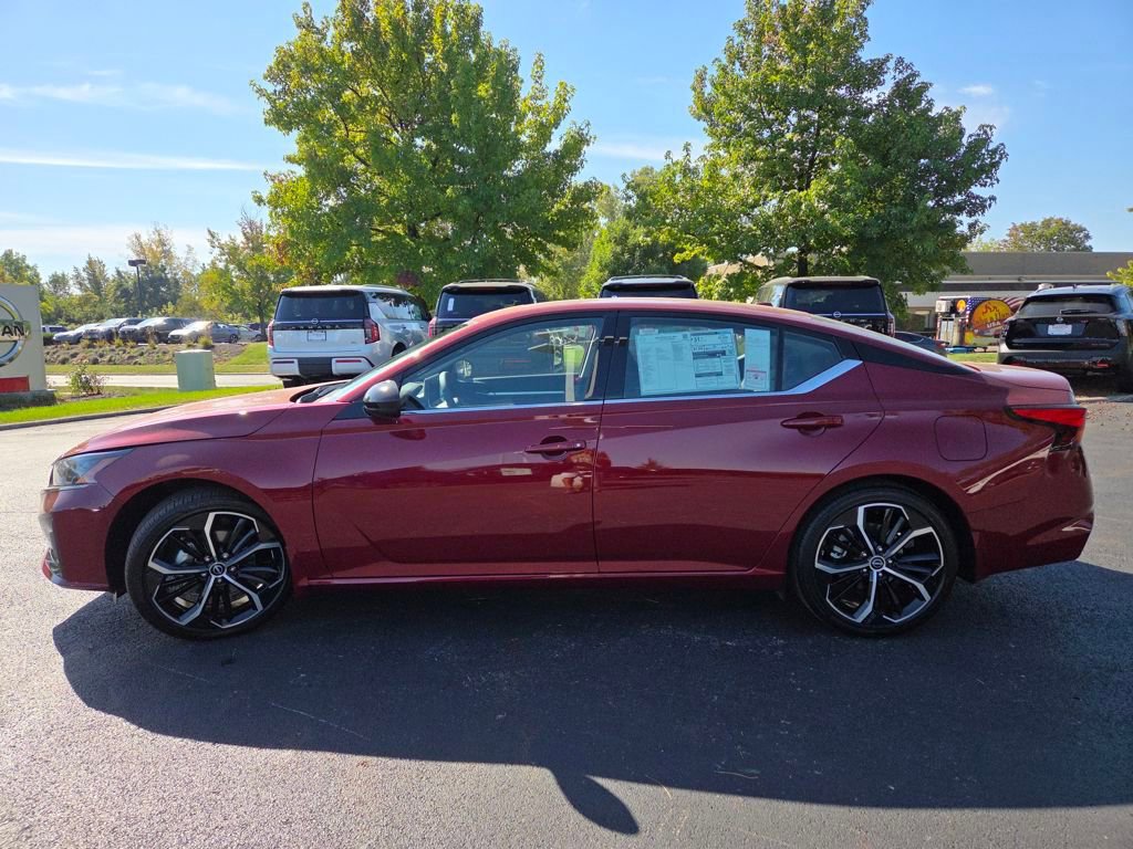 New 2025 Nissan Altima 2.5 SR w/ SR Premium Package image 22