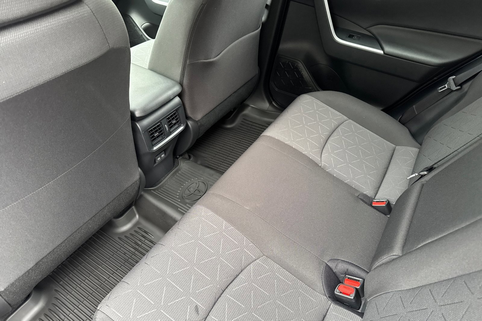 New 2025 Toyota RAV4 XLE image 13