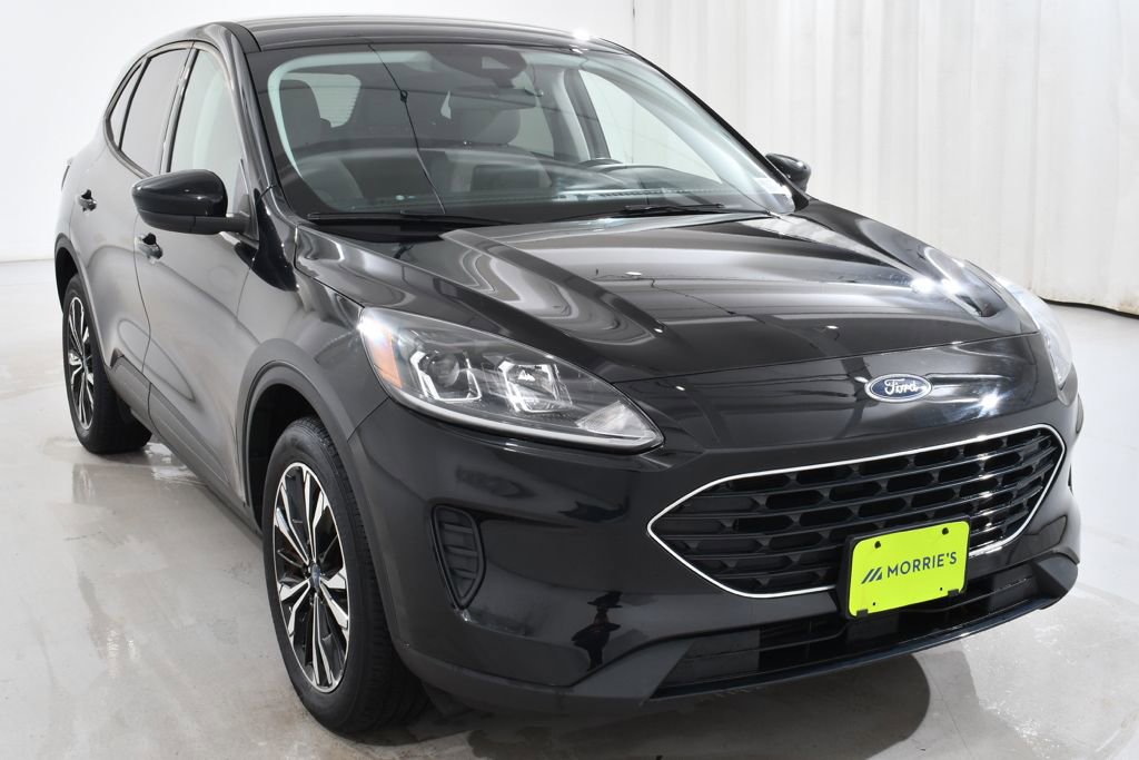 Used 2022 Ford Escape SE w/ SE Sport Appearance Package image 4