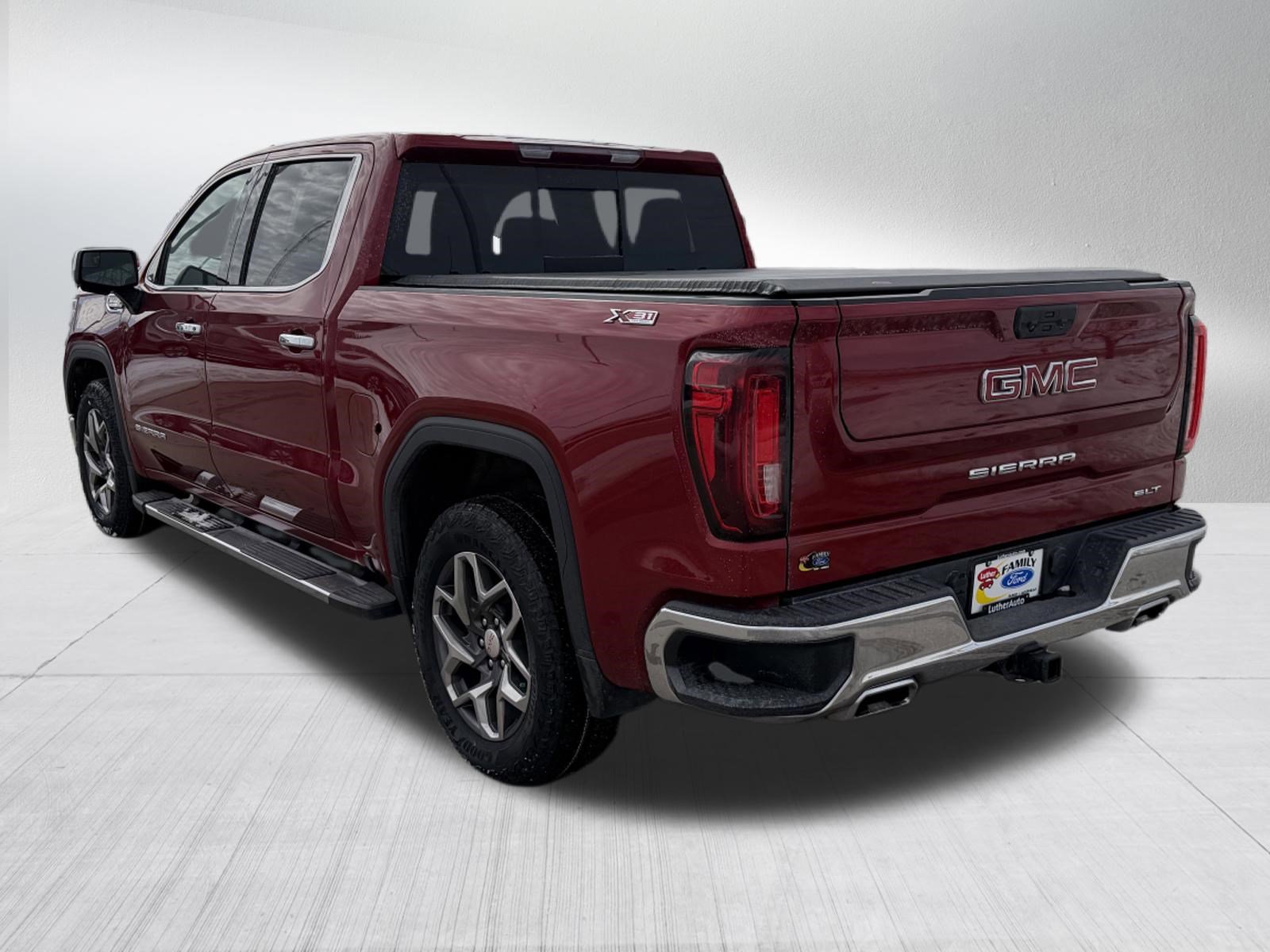 Used 2023 GMC Sierra 1500 SLT w/ SLT Premium Package image 5