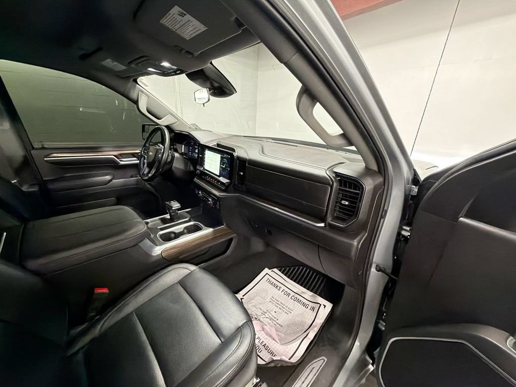 Used 2024 Chevrolet Silverado 1500 LT w/ Z71 Off-Road Package AWD/4WD image 28