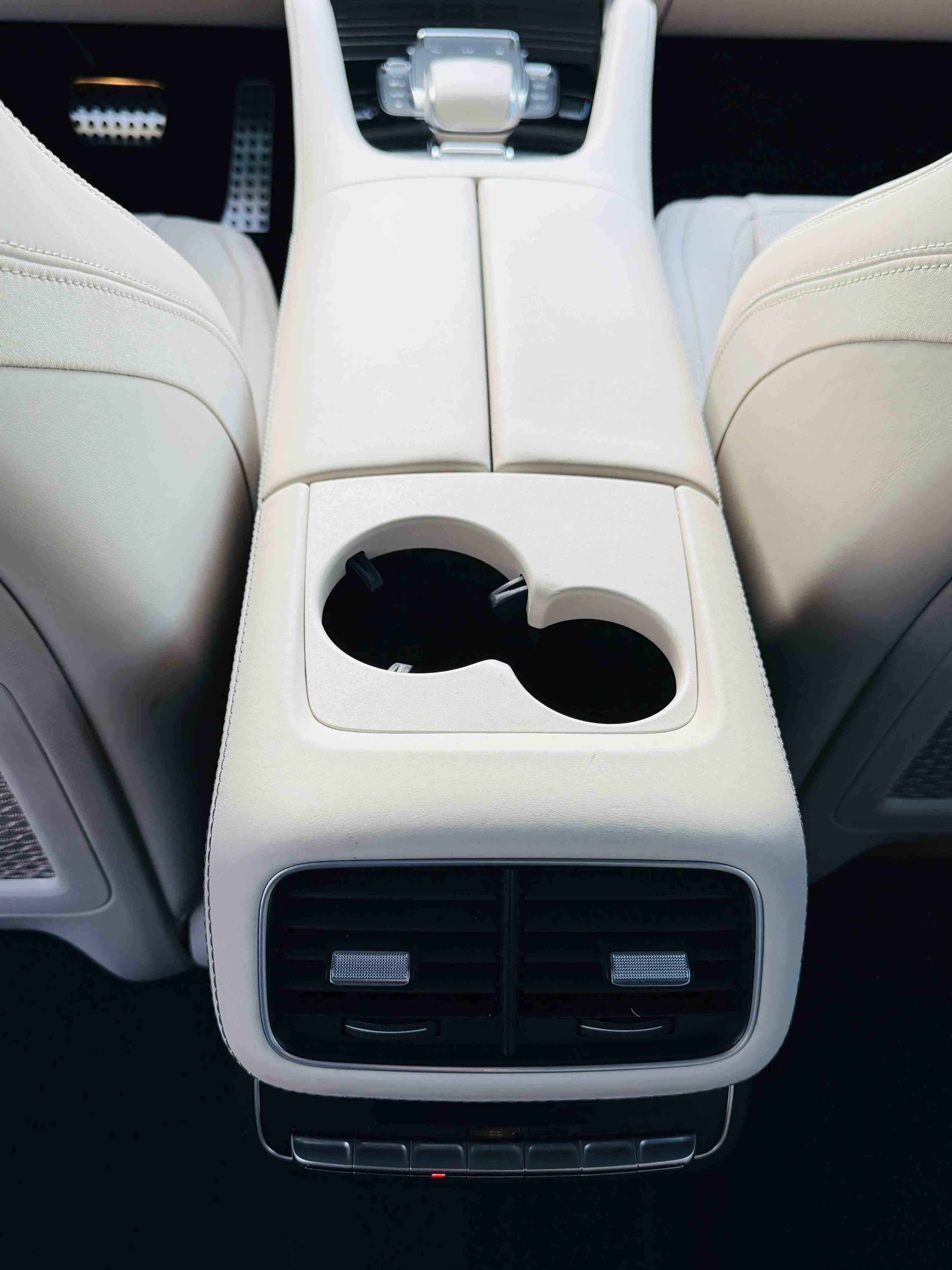 Used 2024 Mercedes-Benz GLS 63 AMG 4MATIC image 42