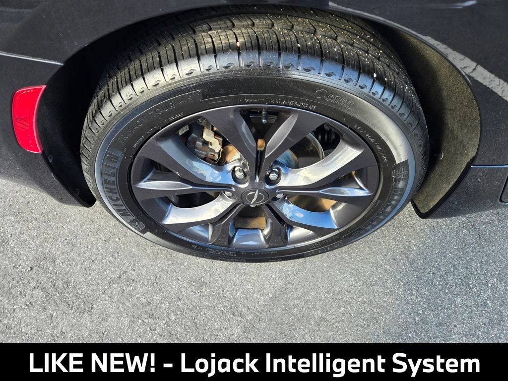 Used 2019 Chrysler Pacifica Touring-L Plus w/ Advanced Safetytec Group FWD image 11