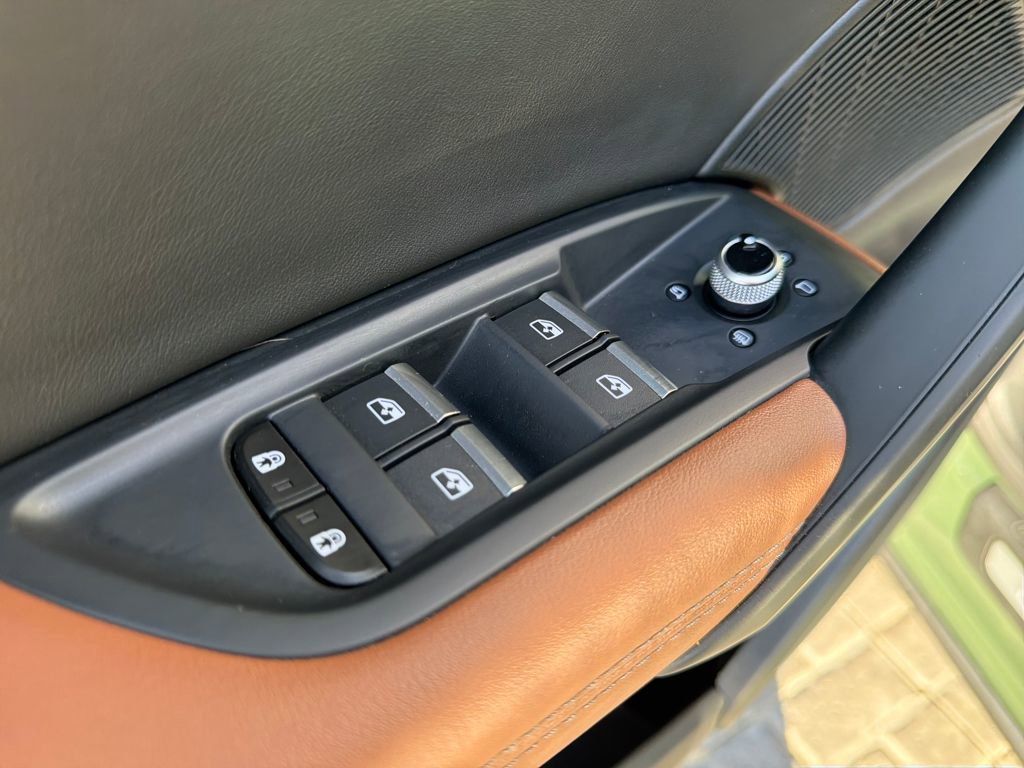 Used 2023 Audi Q5 2.0T Prestige w/ Prestige Package image 11