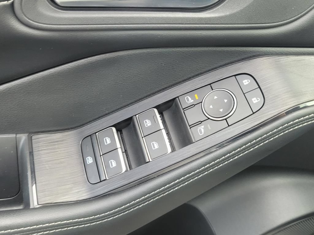 Used 2024 Nissan Rogue SL AWD/4WD image 35
