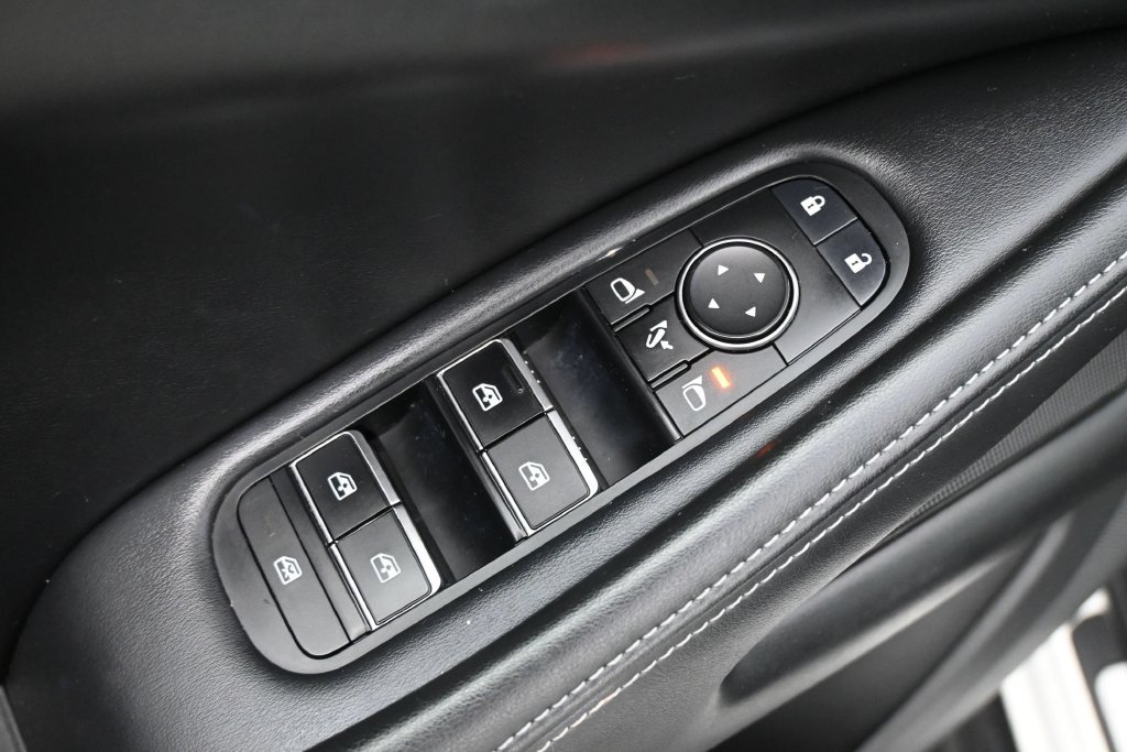 Used 2023 INFINITI QX60 Luxe FWD image 4