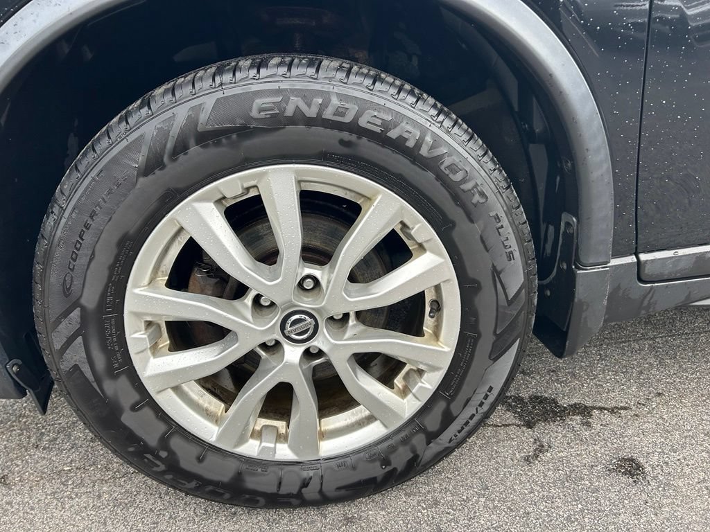 Used 2017 Nissan Rogue SV AWD/4WD image 26