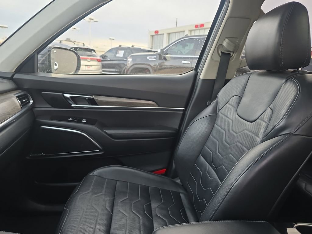 Used 2021 Kia Telluride SX w/ SX Prestige Package image 19