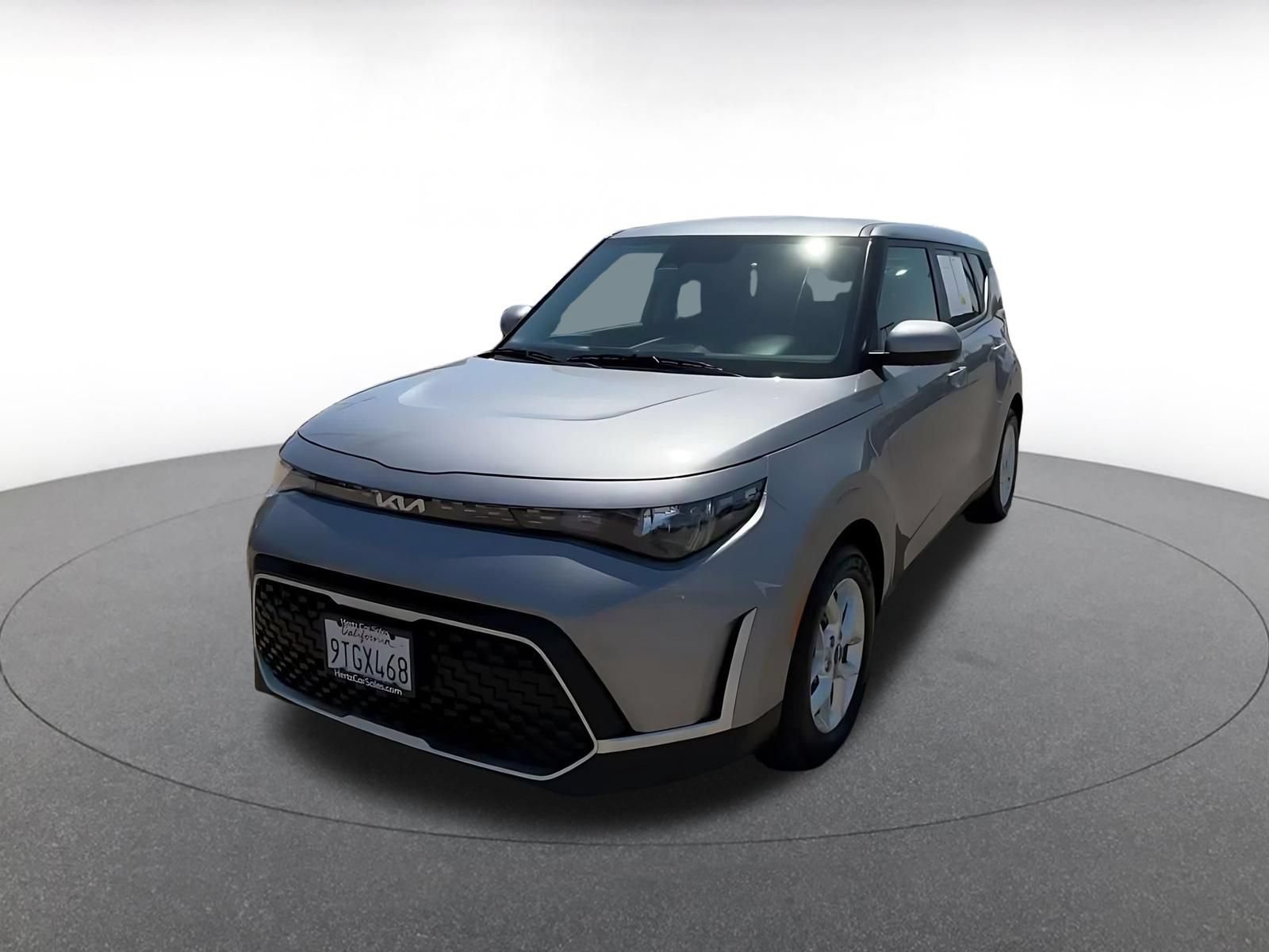 Used 2025 Kia Soul LX w/ LX Technology Package FWD image 5