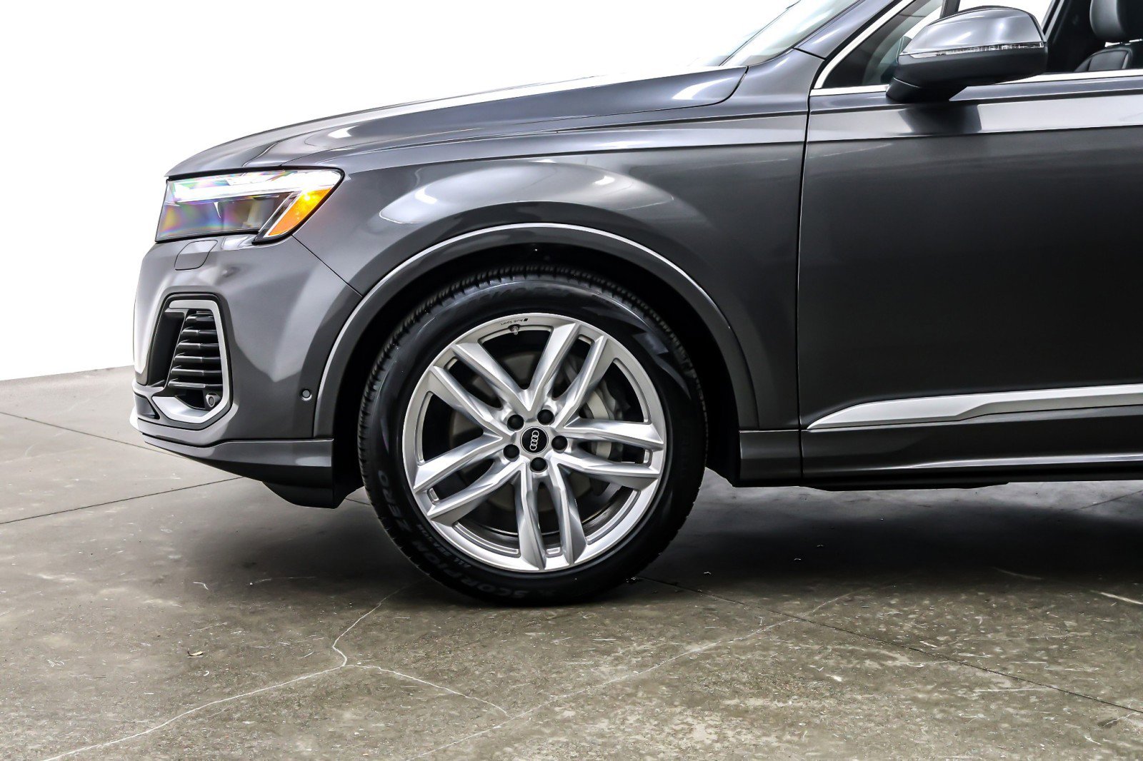 Used 2025 Audi Q7 3.0T Premium Plus w/ Premium Plus Package image 11