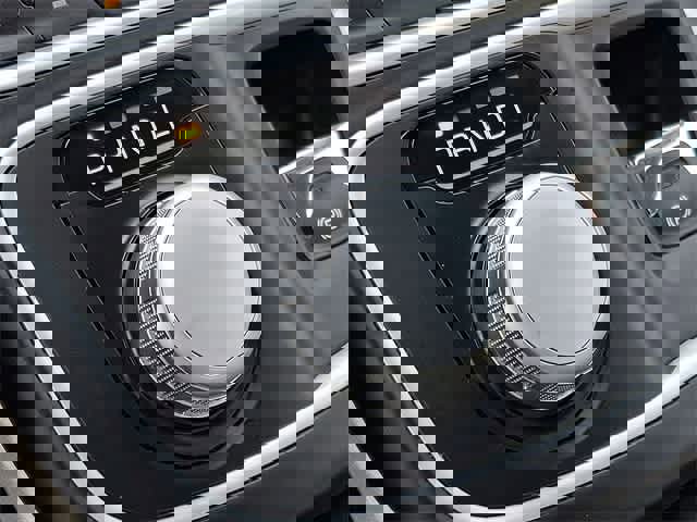 Used 2016 Chrysler 200 Limited image 21