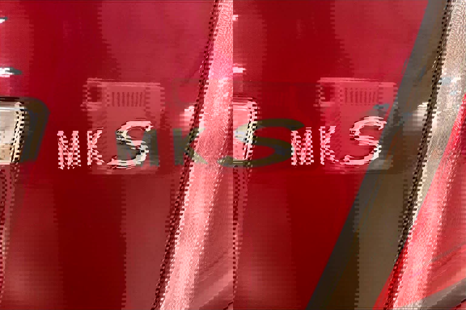 Used 2012 Lincoln MKS image 9