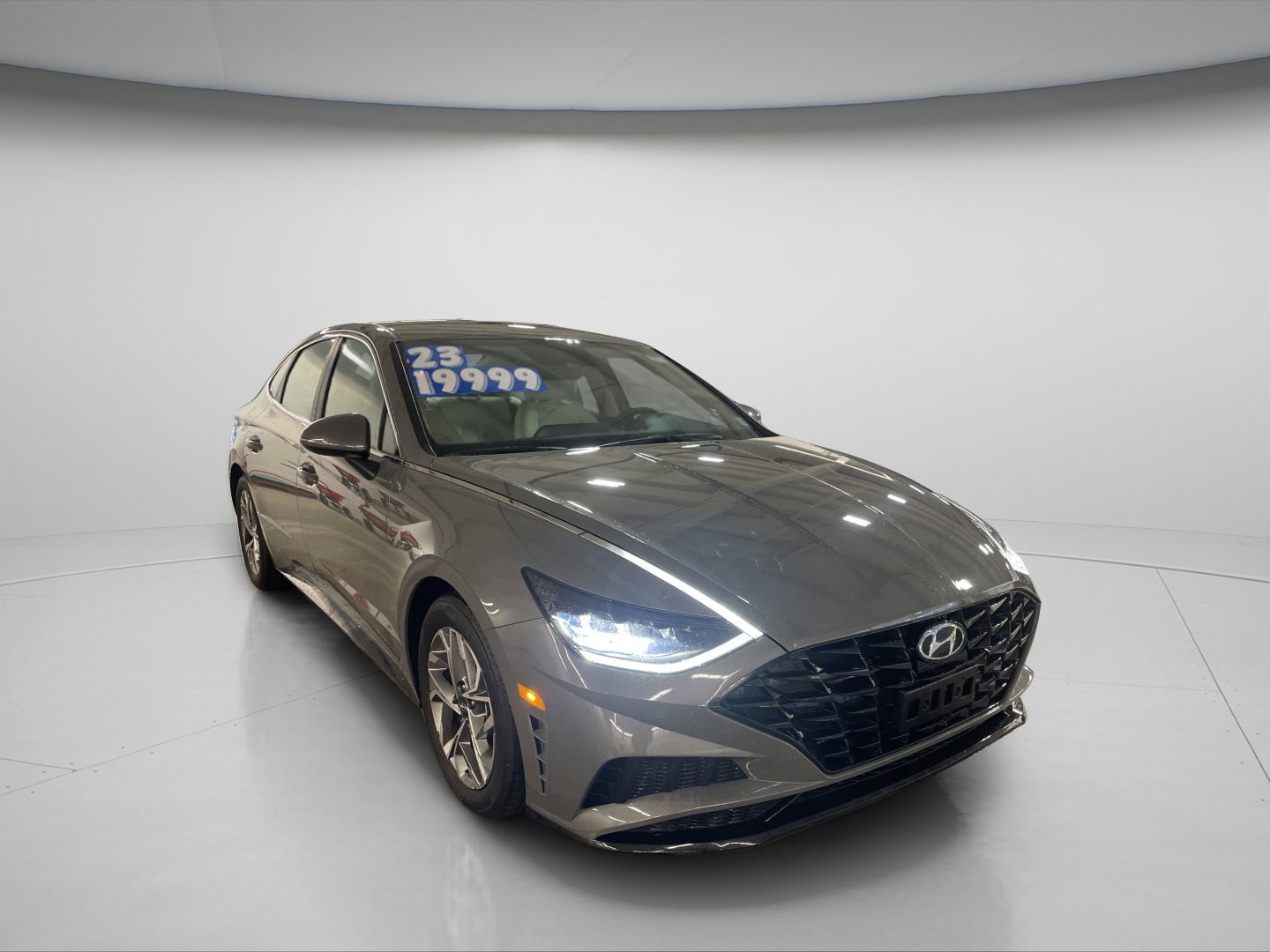 Used 2023 Hyundai Sonata SEL image 3