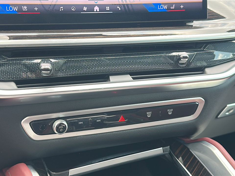 Certified 2024 BMW X6 xDrive40i w/ Premium Package image 35