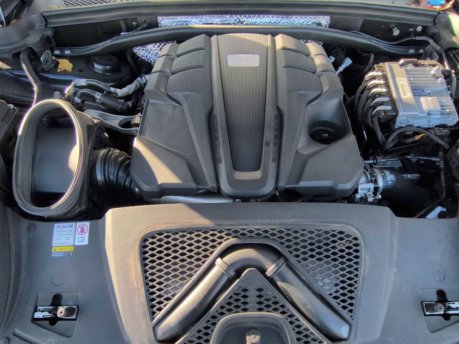 Used 2023 Porsche Macan GTS image 5