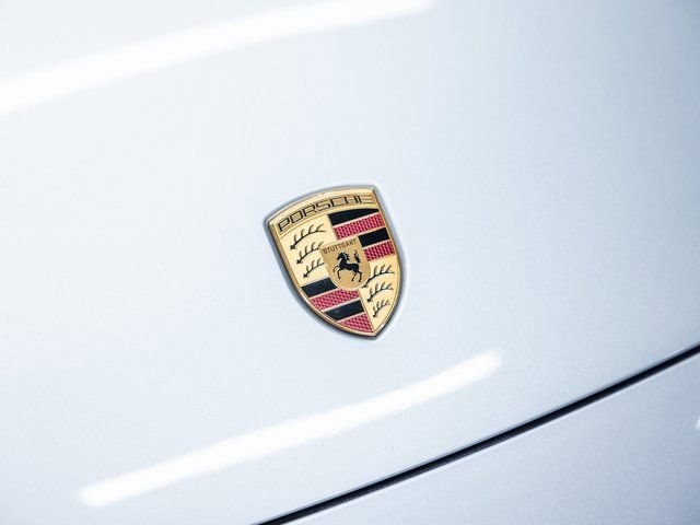 Certified 2025 Porsche Macan Electric image 14