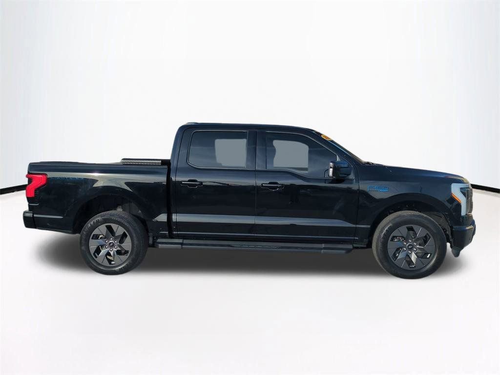 Used 2024 Ford F150 Lightning Lariat image 4