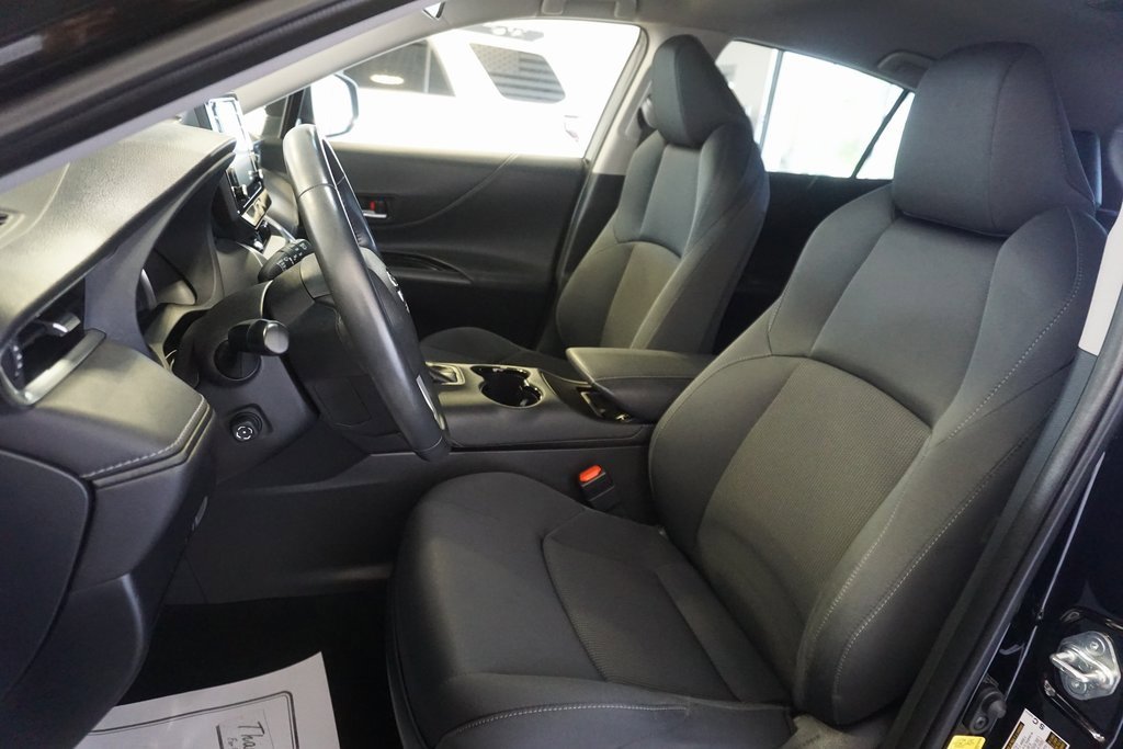 Certified 2022 Toyota Venza LE image 18