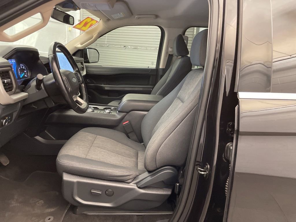 Used 2022 Ford Expedition XLT image 20