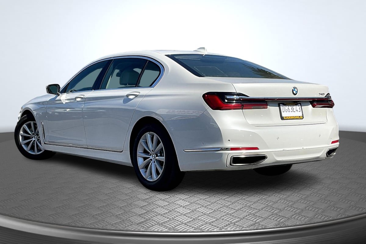 Used 2021 BMW 740i RWD image 2