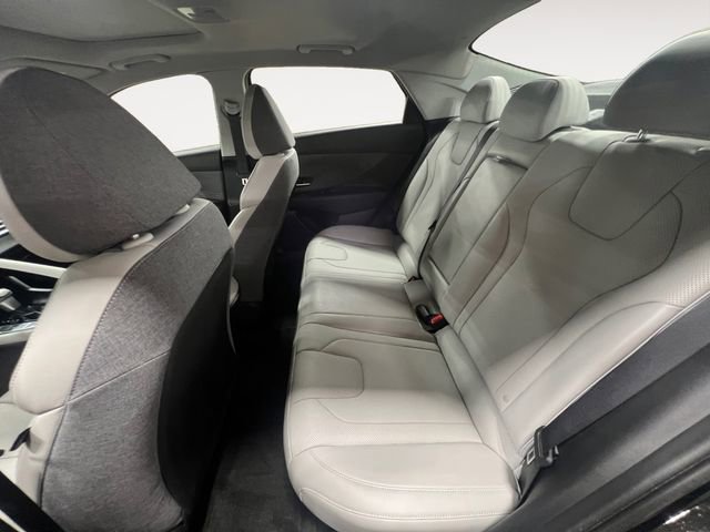 Used 2023 Hyundai Elantra Limited w/ Cargo Package image 14