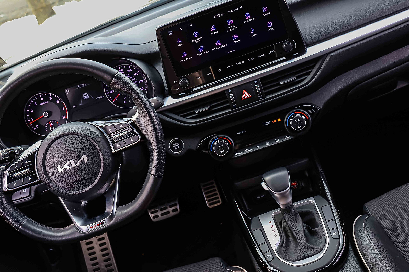 Certified 2023 Kia Forte GT-Line w/ GT-Line Technology Package image 20