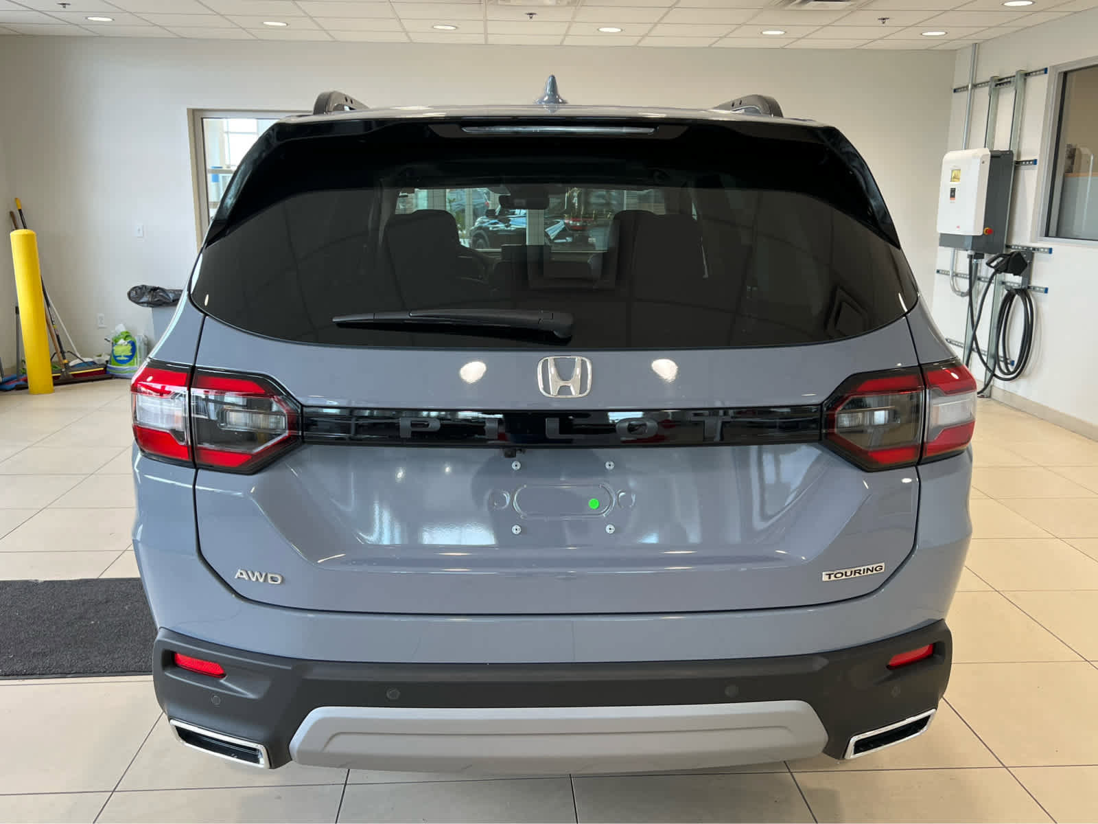 New 2025 Honda Pilot Touring image 7