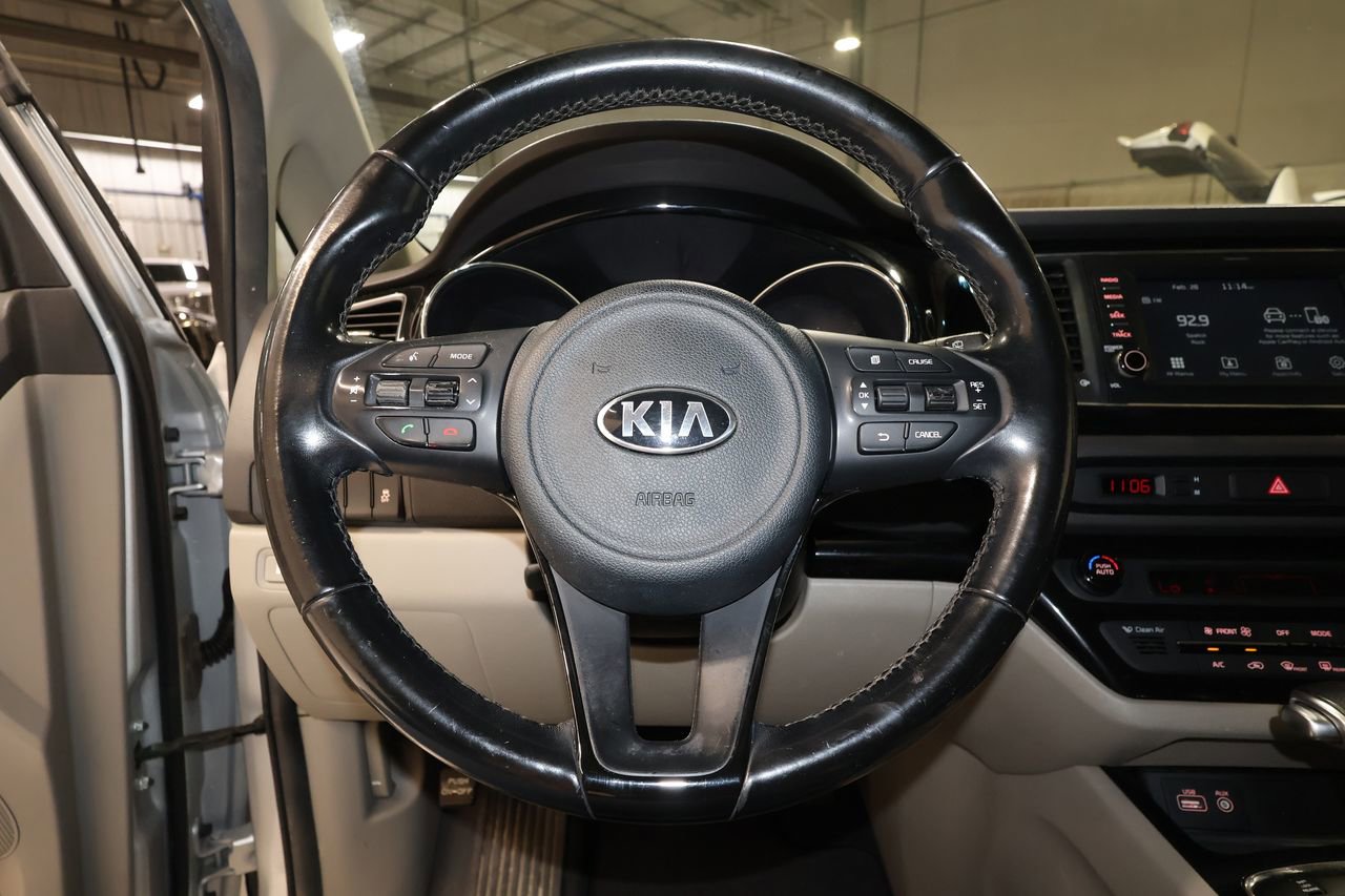 Used 2017 Kia Sedona EX image 7