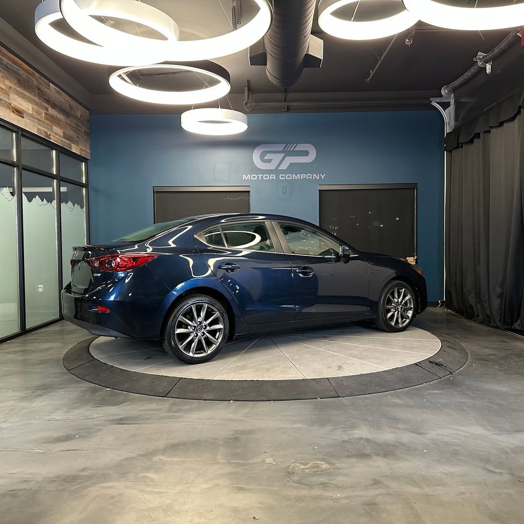 Used 2018 MAZDA MAZDA3 Touring FWD image 3