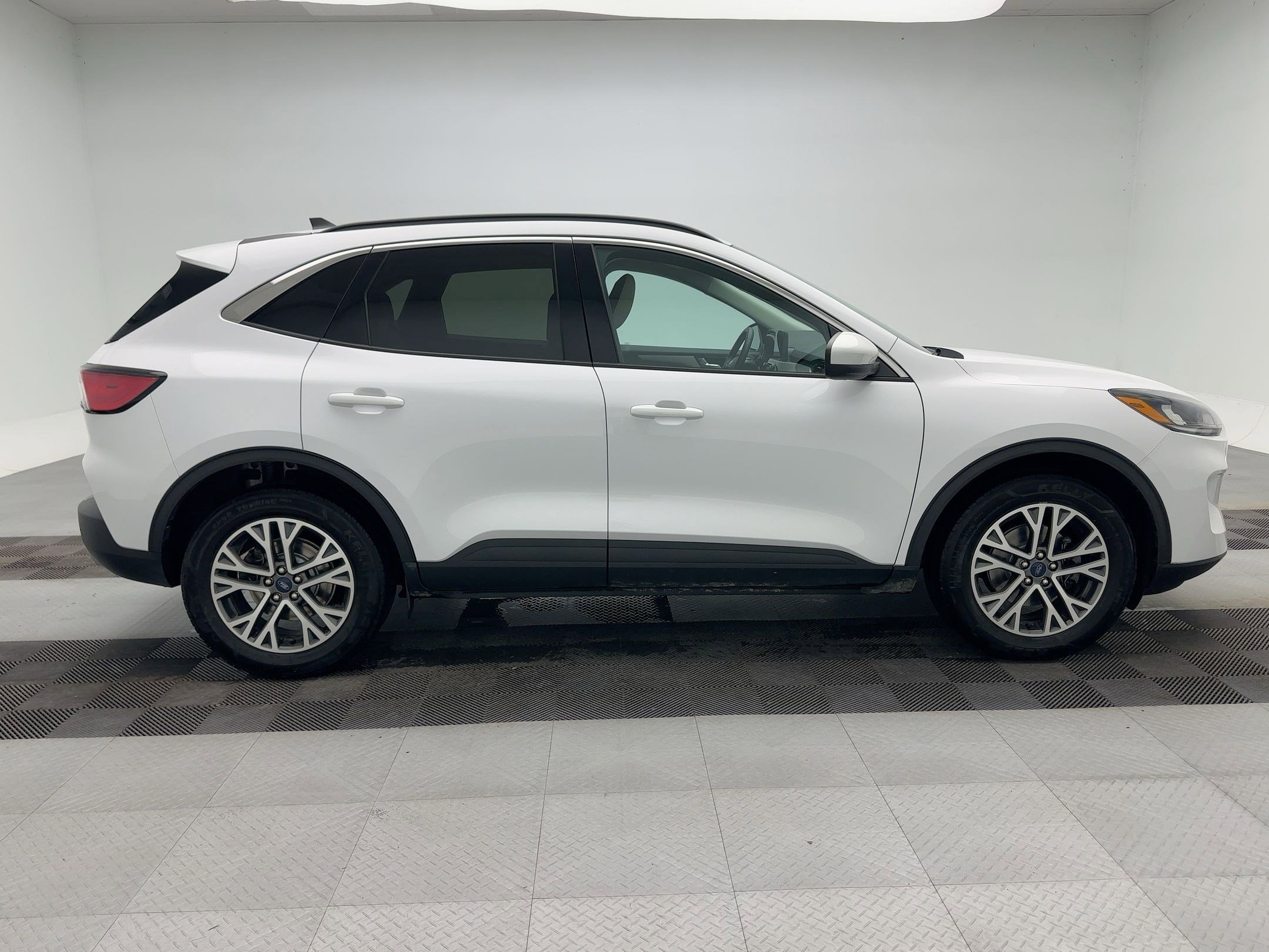 Used 2021 Ford Escape SEL w/ Technology Package image 8