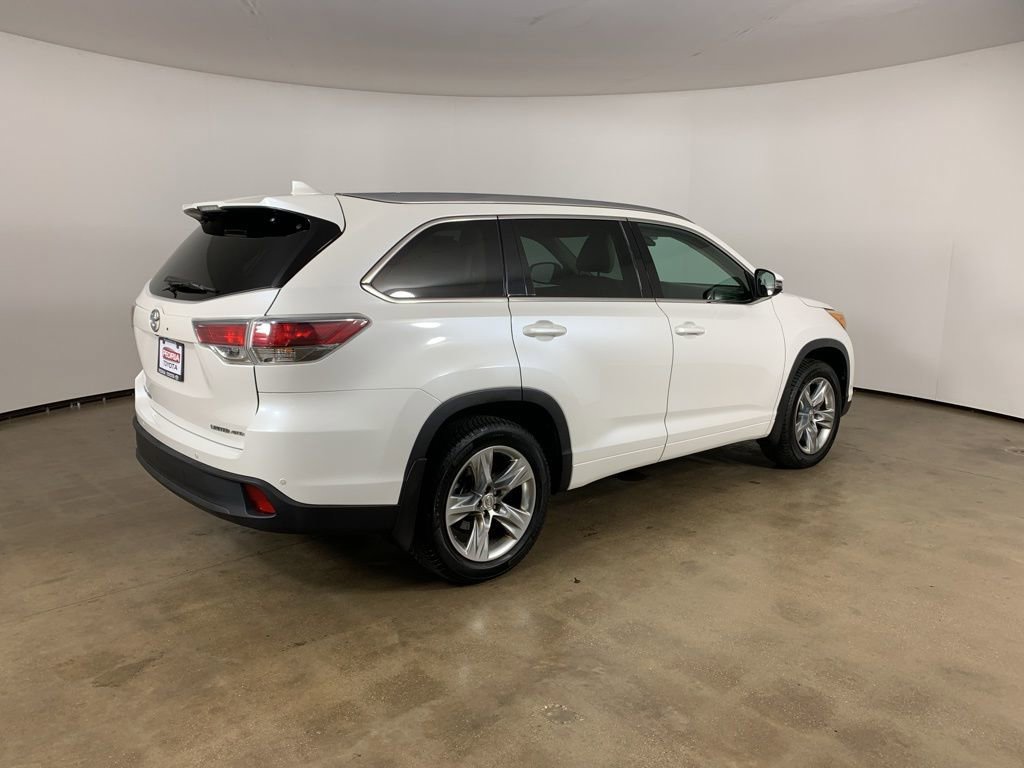 Used 2015 Toyota Highlander Limited w/ Driver Technology Package AWD/4WD image 8