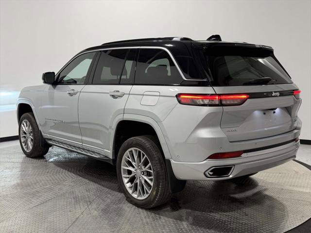 Certified 2024 Jeep Grand Cherokee Summit w/ Luxury Tech Group V image 4