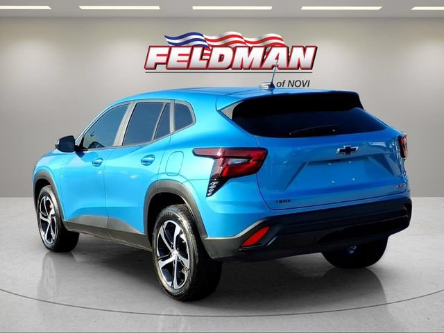 Used 2025 Chevrolet Trax RS w/ Driver Confidence Package FWD image 3
