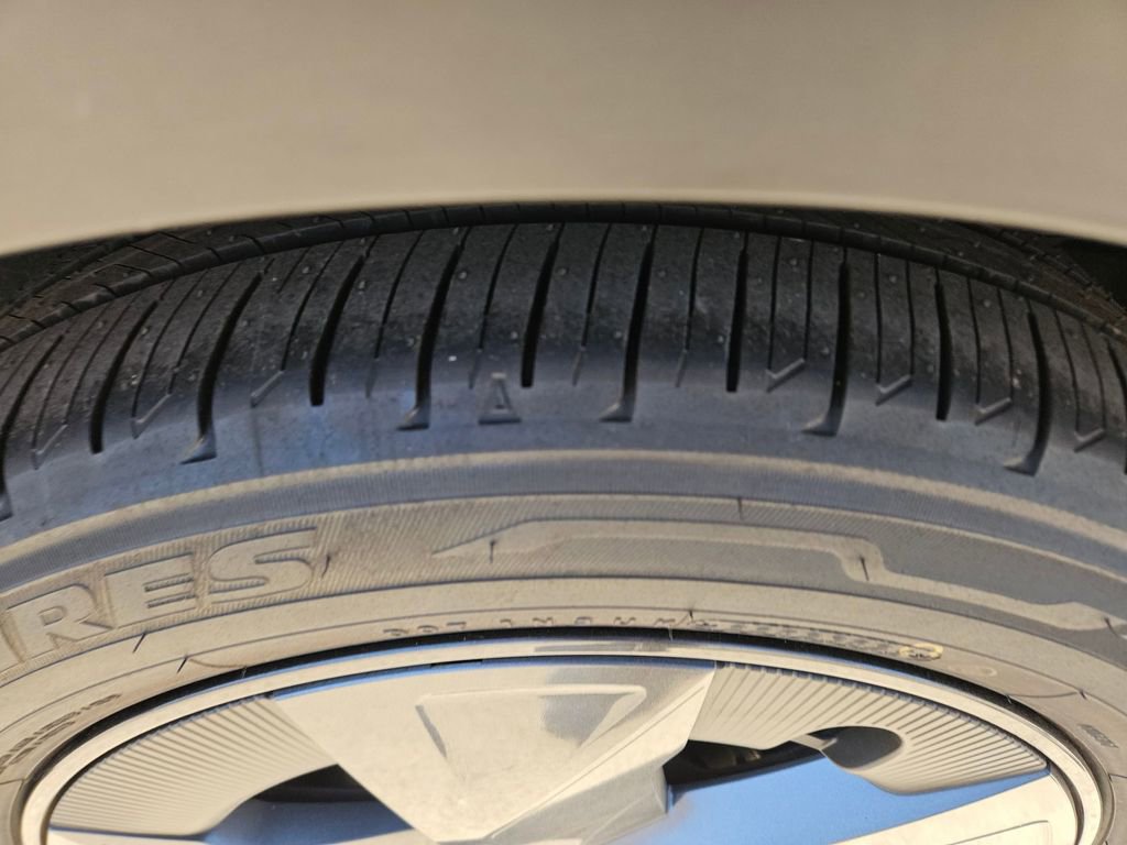 Used 2024 Toyota Prius LE image 25