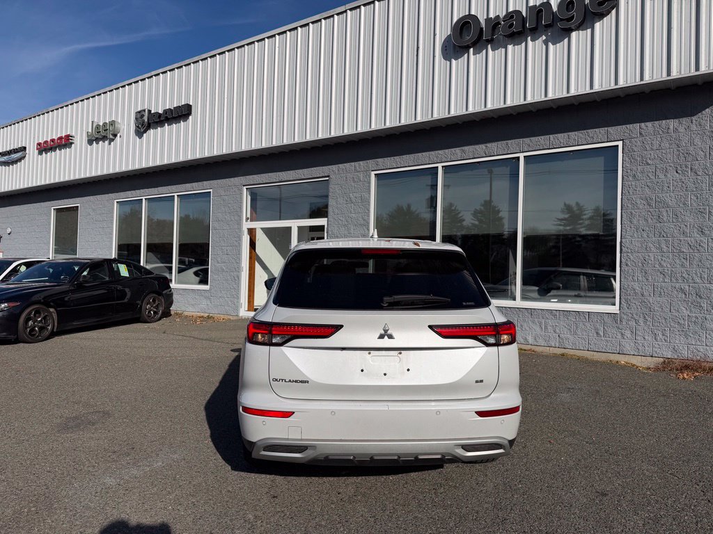 Used 2023 Mitsubishi Outlander SE AWD/4WD image 5
