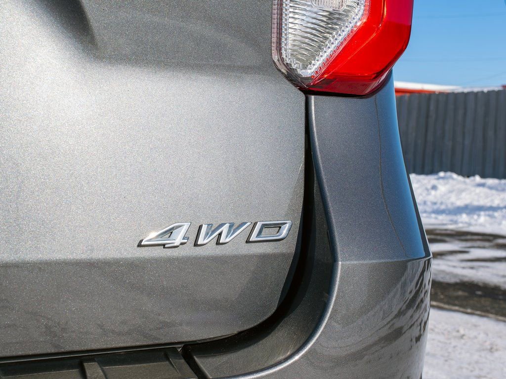 Used 2022 Ford Explorer XLT image 5