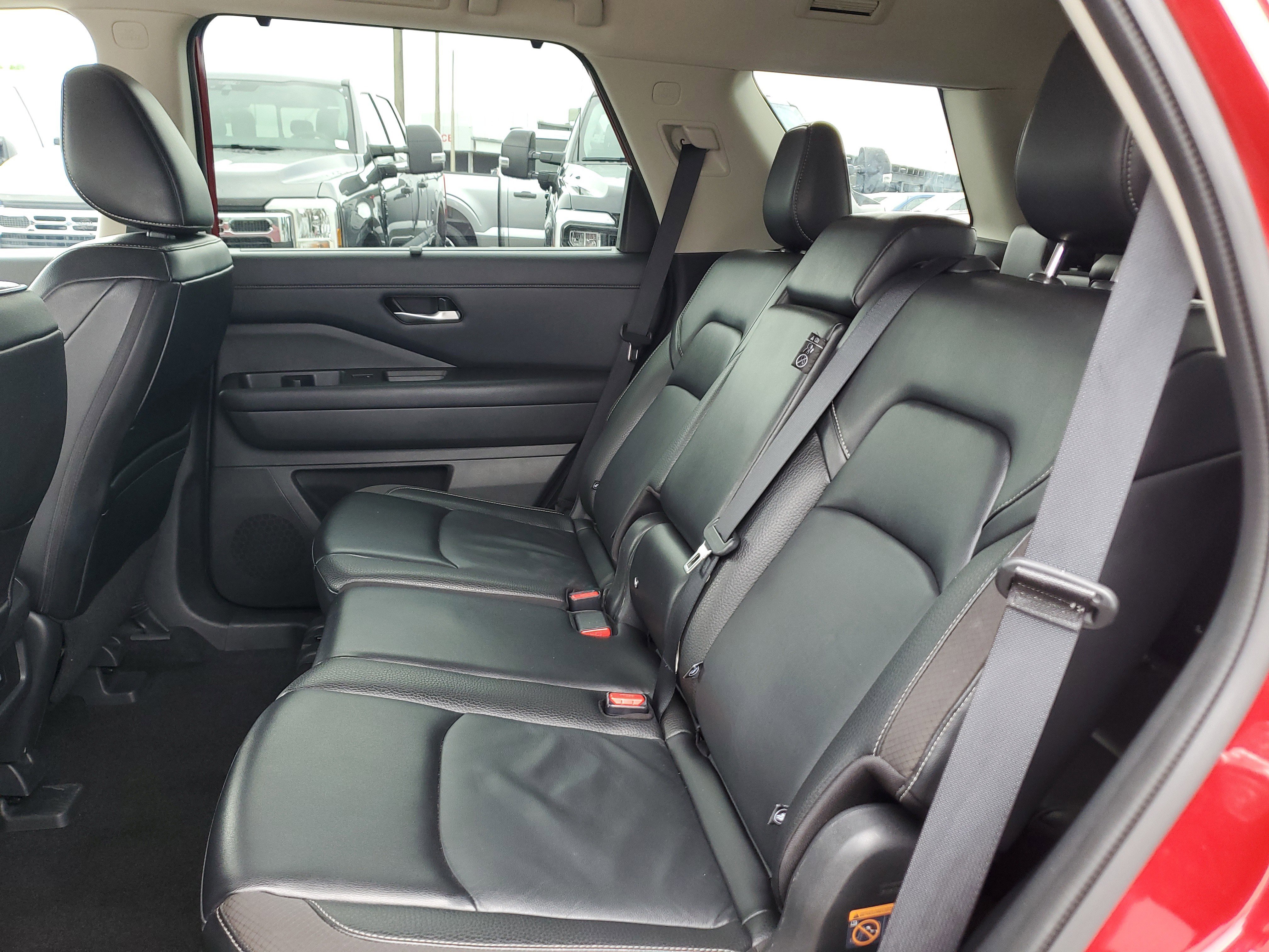 Used 2024 Nissan Pathfinder SL image 12