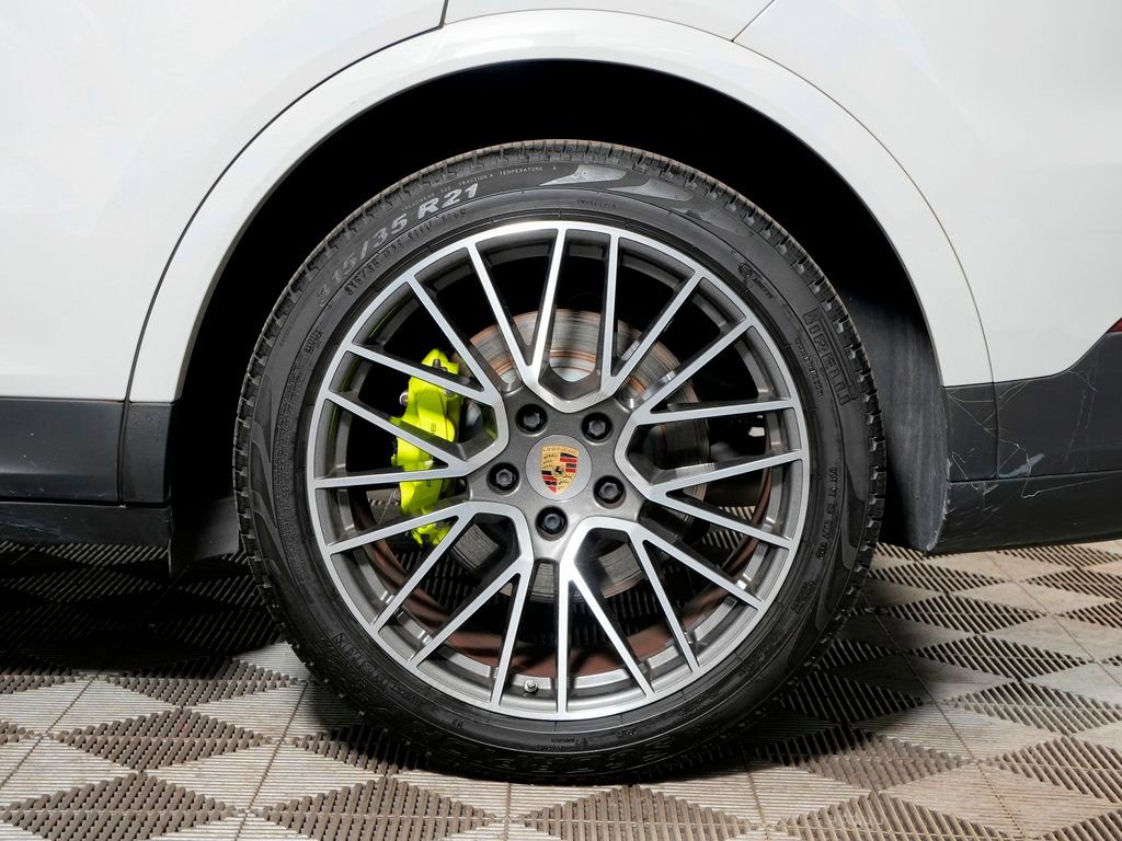 Certified 2022 Porsche Cayenne E-Hybrid image 38