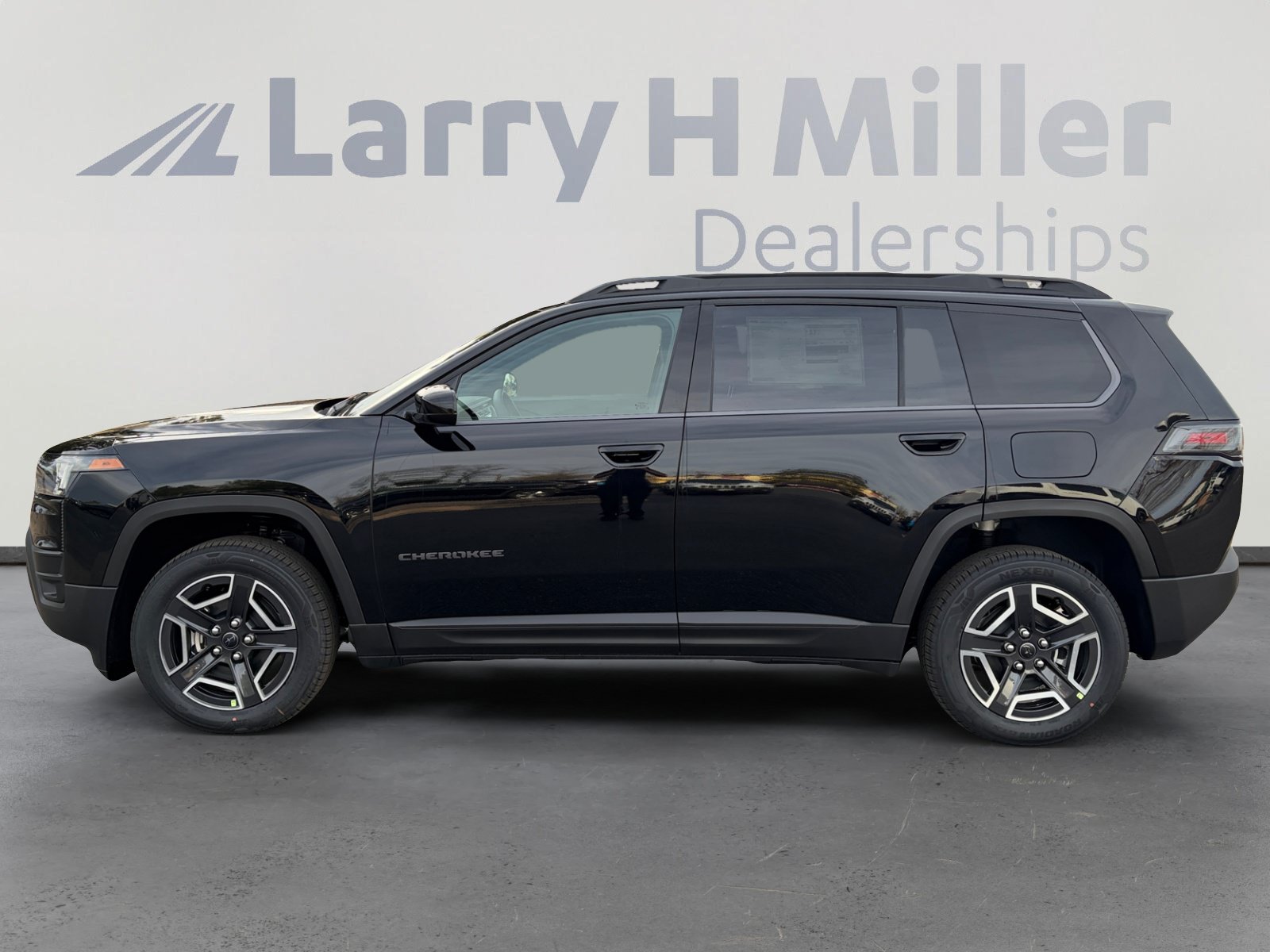 New 2026 Jeep Cherokee Laredo AWD/4WD image 2