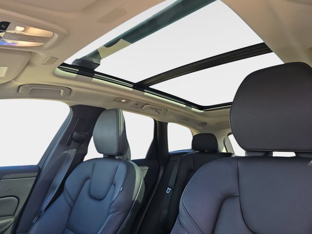 Used 2022 Volvo XC60 T8 Inscription Expression w/ Advanced Package AWD/4WD image 33