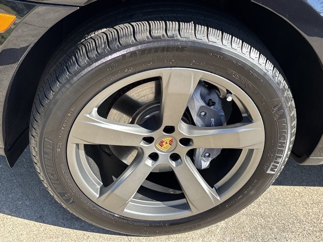 Used 2025 Porsche Macan AWD/4WD image 14