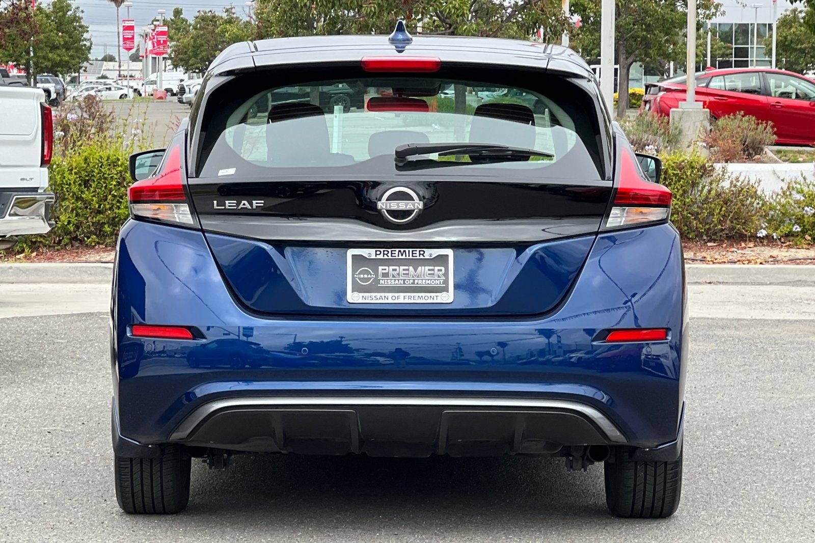 Certified 2025 Nissan Leaf S FWD image 5