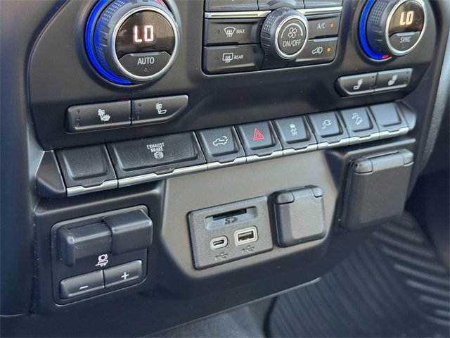 Used 2020 Chevrolet Silverado 2500 LT w/ Convenience Package image 15