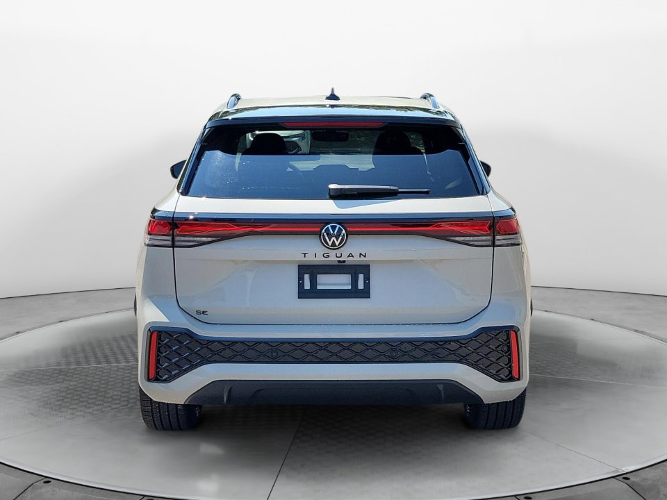 New 2026 Volkswagen Tiguan SE R-Line FWD image 6