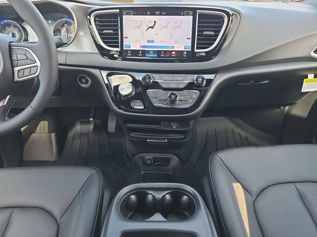 New 2026 Chrysler Voyager LX FWD image 17