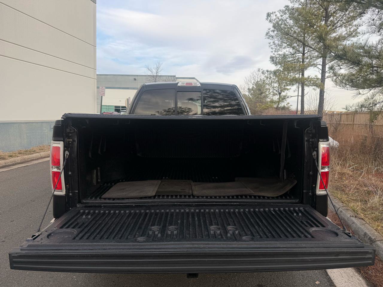 Used 2012 Ford F150 Lariat w/ Lariat Chrome Pkg image 37