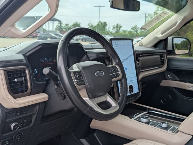 Used 2022 Ford Expedition Limited image 12