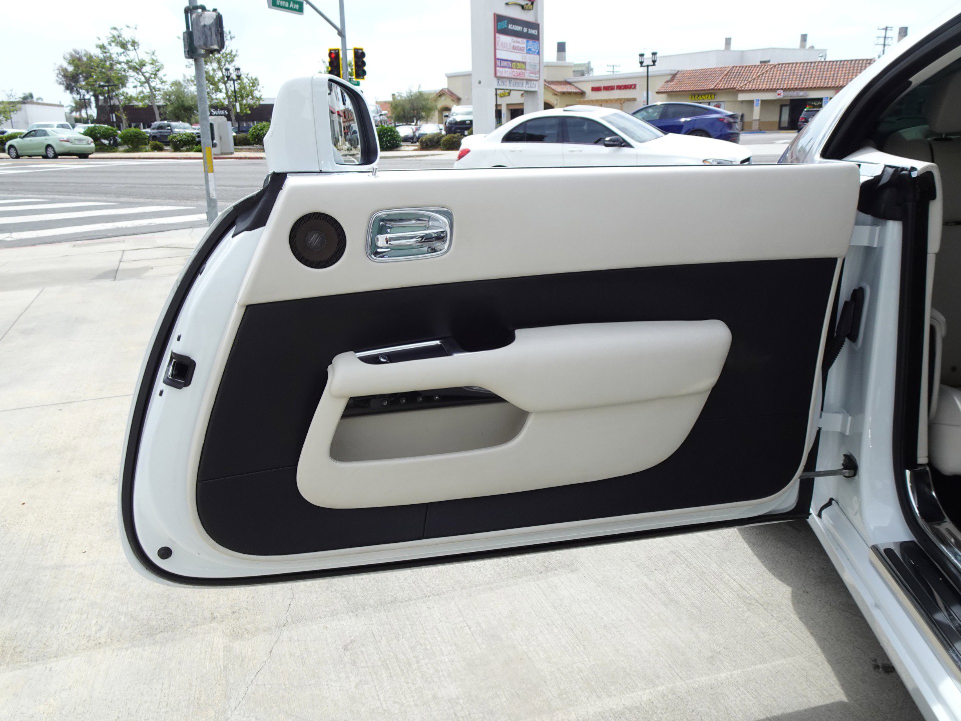 Used 2014 Rolls-Royce Wraith RWD image 16
